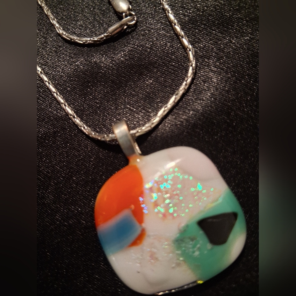 Stainless Steel Chain 24 In Long With A Colorful Glass Pendant Necklace.